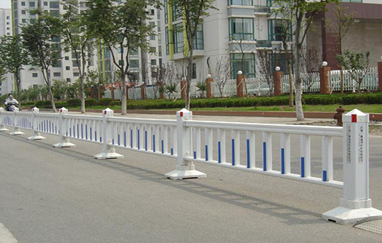 道路<a href=http://m.zhgdq.com target=_blank class=infotextkey>圍欄</a>